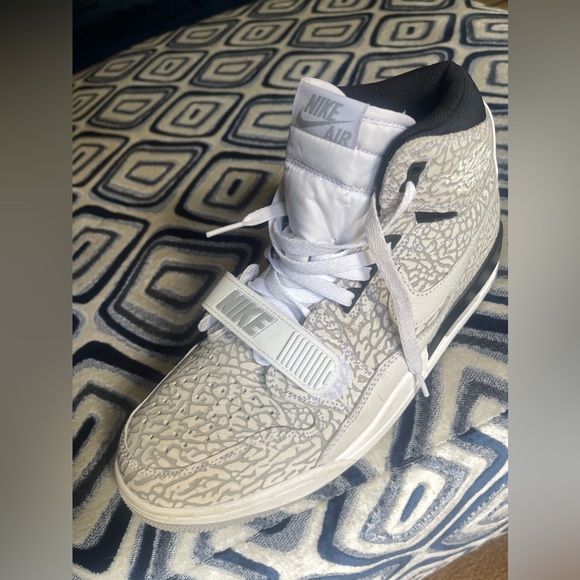 Size 11 - Jordan Legacy 312 Flip, Elephant Print 2019 - Picture 4 of 5